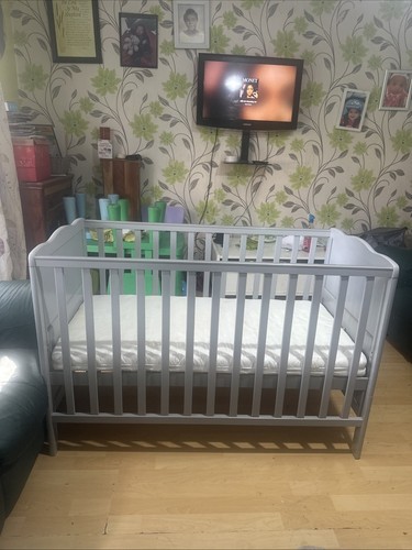 Baby cot bed - cot, with