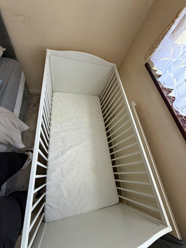 White wooden nursery - wooden, cotbed